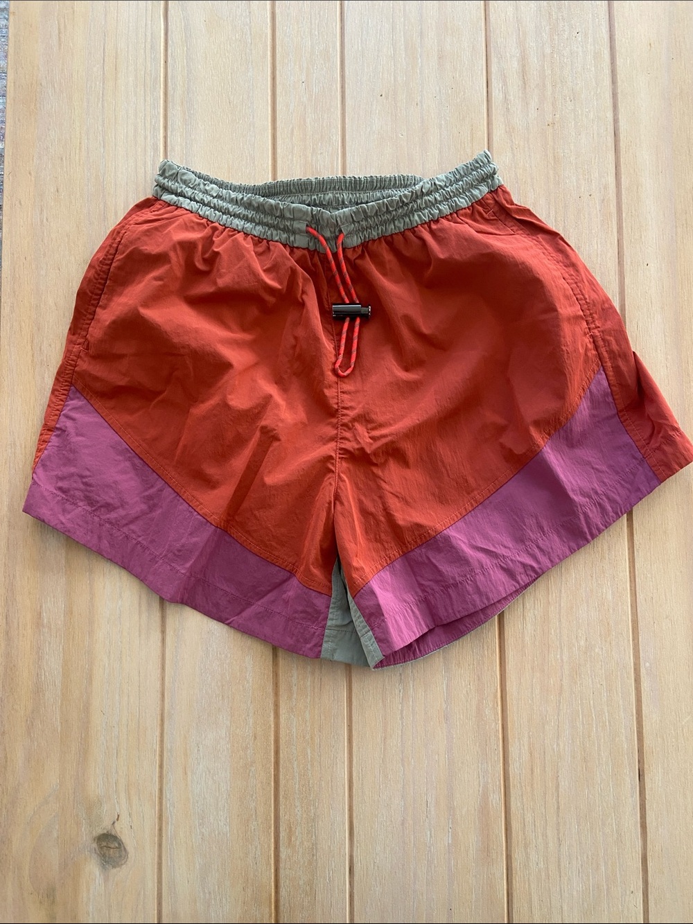 lululemon athletica 90’s windbreaker shorts